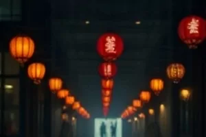 《雾港三号线》雨夜地铁通道中的追凶镜头